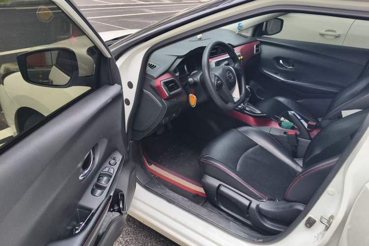 Used Nissan Lannia 2016 1.6L CVT Cool Edition Driver Seat