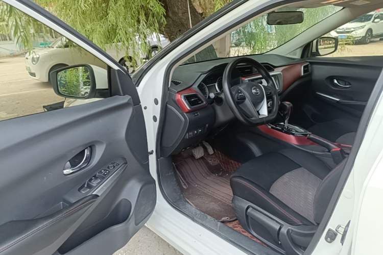 Used Nissan Lannia 2016 1.6L CVT Smart Cool Edition Driver Seat