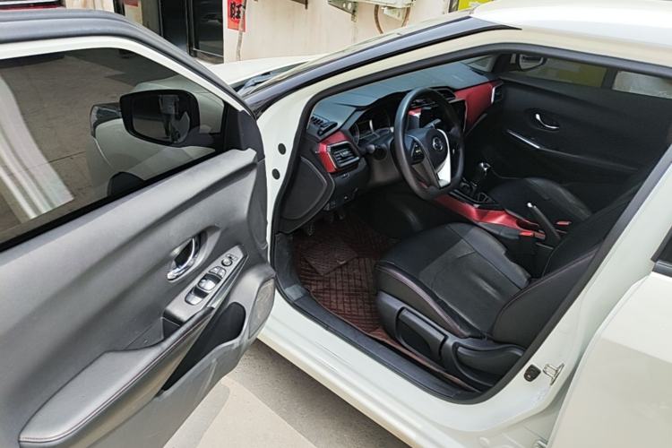 Used Nissan Lannia 2016 1.6L Manual Cool Edition Driver Seat