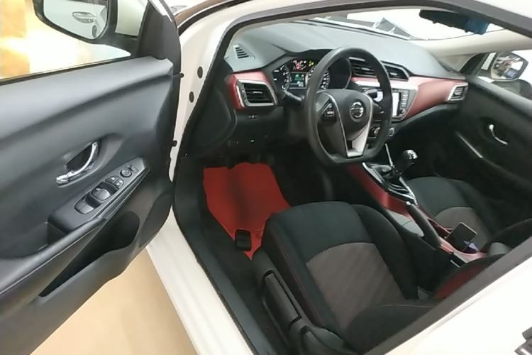 Used Nissan Lannia 2016 1.6L Manual Cool Edition Driver Seat