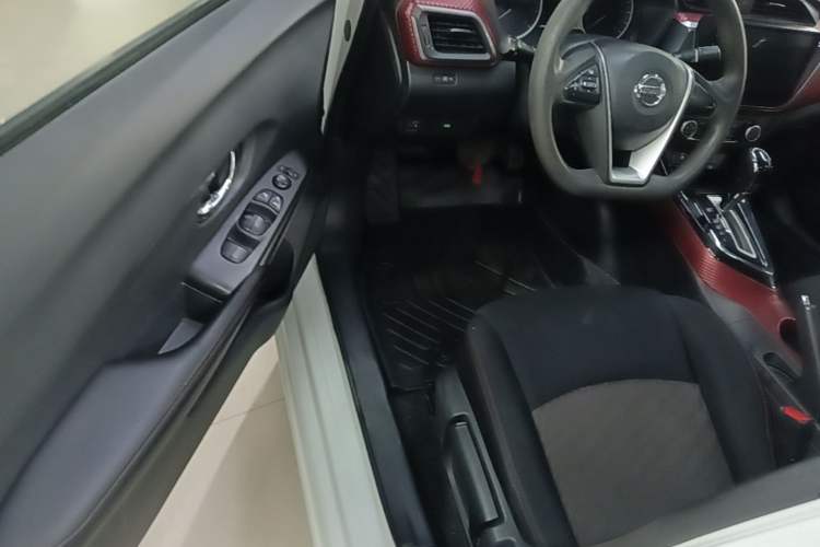Used Nissan Lannia 2016 1.6L CVT Cool Edition Driver Seat