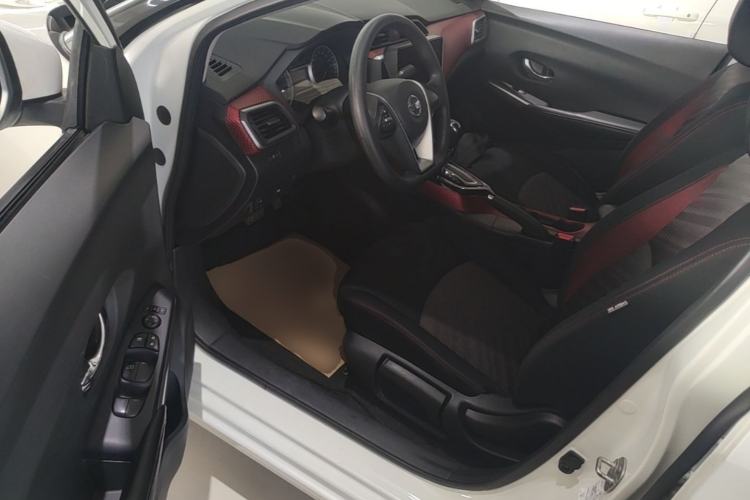 Used Nissan Lannia 2016 1.6L CVT Cool Edition Driver Seat
