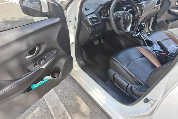Used Nissan Lannia 2016 1.6L CVT Cool Edition Driver Seat