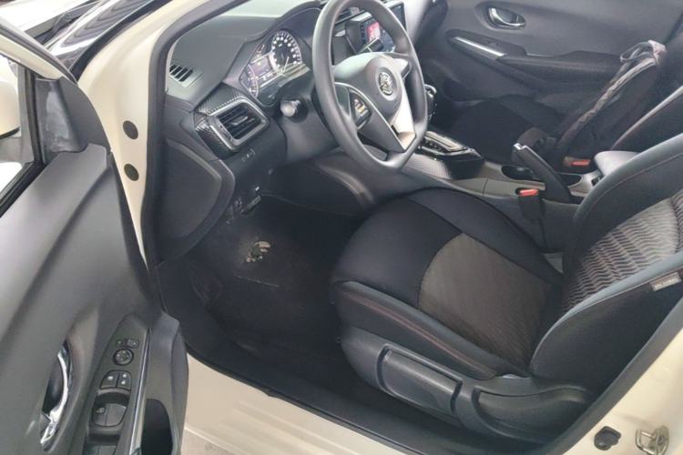 Used Nissan Lannia 2016 1.6L CVT Cool Edition Driver Seat