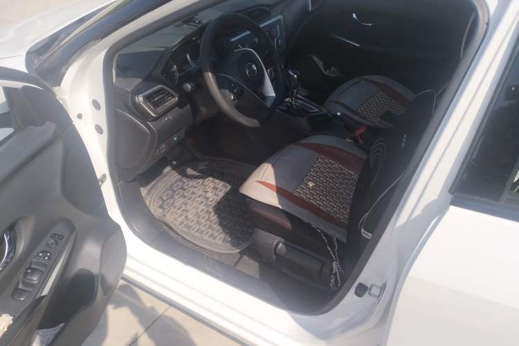 Used Nissan Lannia 2016 1.6L CVT Cool Edition Driver Seat