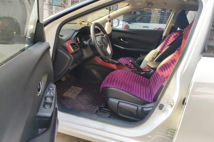 Used Nissan Lannia 2016 1.6L CVT Smart Cool Edition Driver Seat
