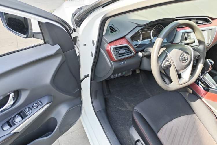 Used Nissan Lannia 2016 1.6L CVT Smart Cool Edition Driver Seat