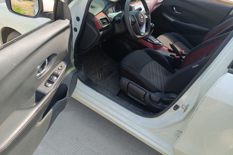 Used Nissan Lannia 2016 1.6L CVT Cool Edition Driver Seat
