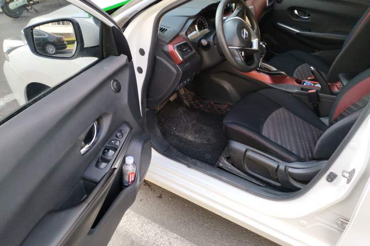 Used Nissan Lannia 2016 1.6L CVT Smart Cool Edition Driver Seat