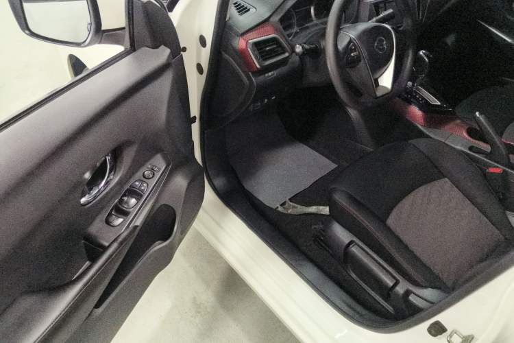 Used Nissan Lannia 2016 1.6L CVT Smart Cool Edition Driver Seat