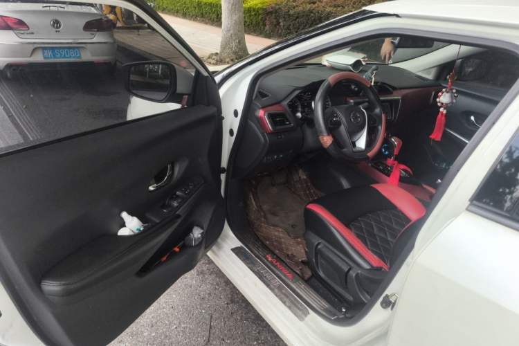 Used Nissan Lannia 2016 1.6L CVT Smart Cool Edition Driver Seat