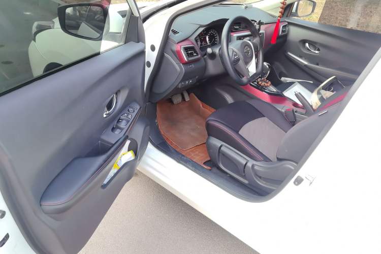 Used Nissan Lannia 2016 1.6L CVT Smart Cool Edition Driver Seat