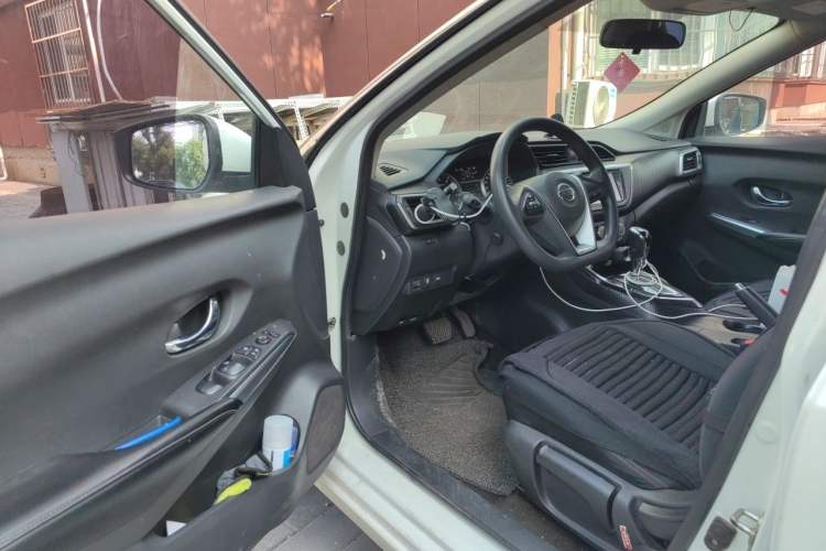 Used Nissan Lannia 2016 1.6L CVT Smart Cool Edition Driver Seat