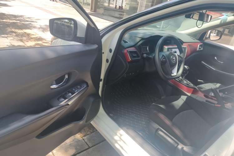 Used Nissan Lannia 2016 1.6L CVT Smart Cool Edition Driver Seat