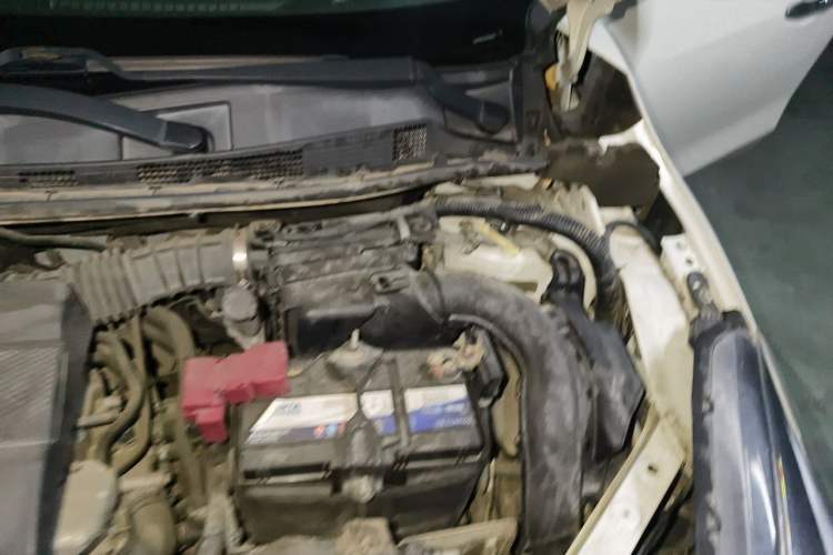 Used Nissan Lannia 2016 1.6L CVT Cool Edition Engine Bay Left