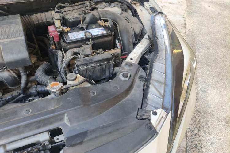 Used Nissan Lannia 2016 1.6L CVT Smart Cool Edition Engine Bay Left