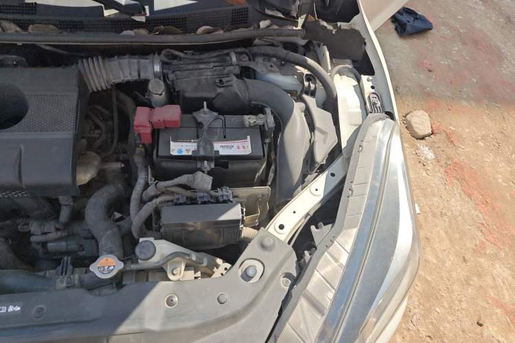 Used Nissan Lannia 2016 1.6L CVT Smart Cool Edition Engine Bay Left