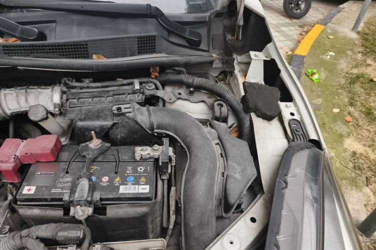 Used Nissan Lannia 2016 1.6L CVT Smart Cool Edition Engine Bay Left