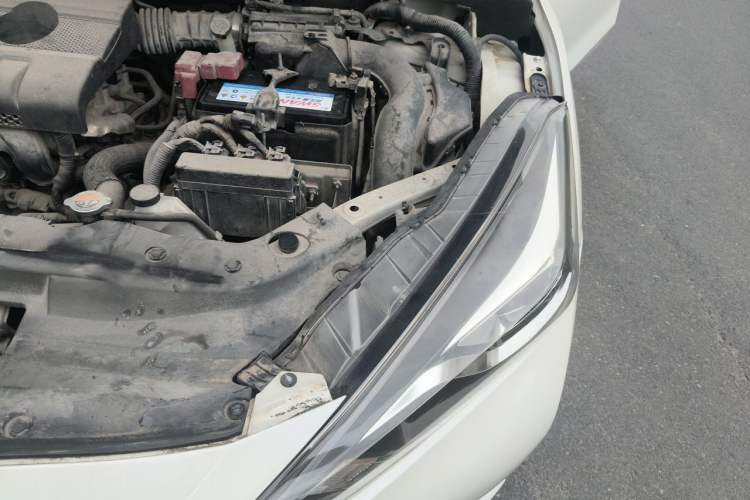 Used Nissan Lannia 2016 1.6L CVT Cool Edition Engine Bay Left