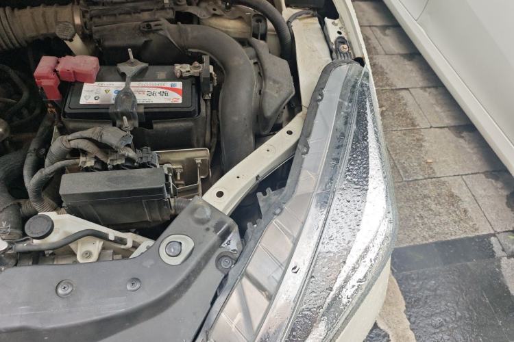 Used Nissan Lannia 2016 1.6L CVT Smart Cool Edition Engine Bay Left
