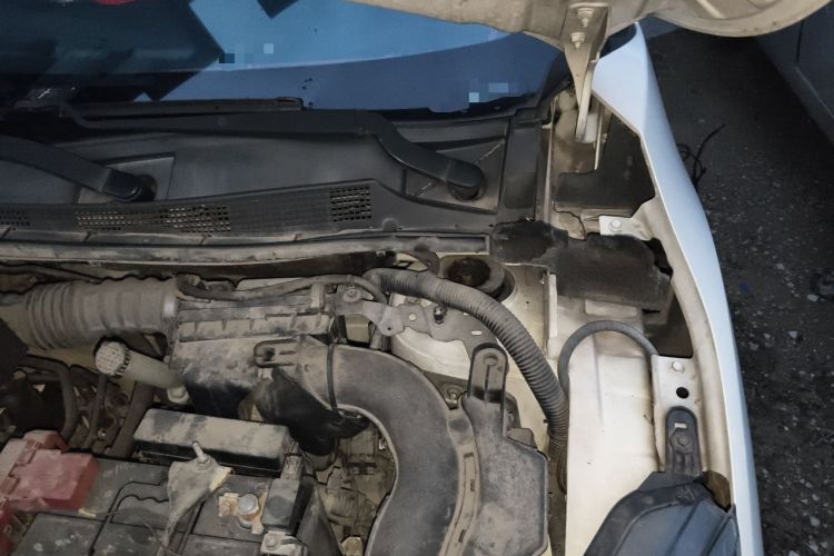 Used Nissan Lannia 2016 1.6L CVT Smart Cool Edition Engine Bay Left