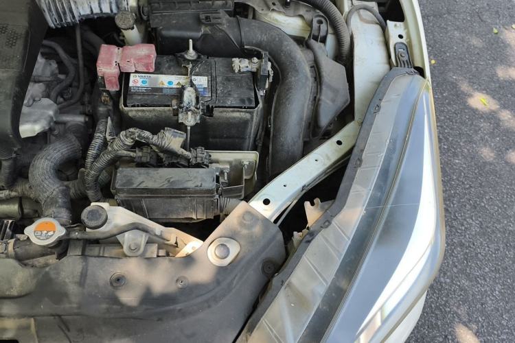 Used Nissan Lannia 2016 1.6L CVT Cool Edition Engine Bay Left
