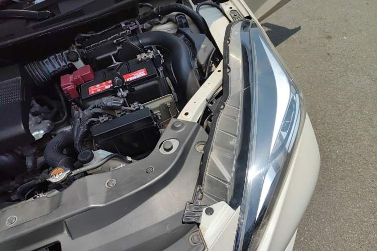 Used Nissan Lannia 2016 1.6L CVT Smart Cool Edition Engine Bay Left