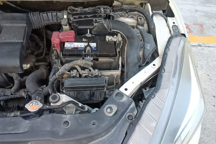 Used Nissan Lannia 2016 1.6L CVT Smart Cool Edition Engine Bay Left