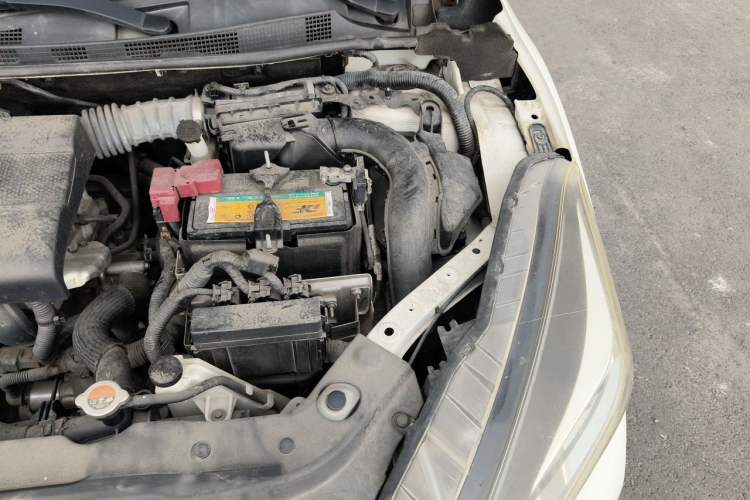 Used Nissan Lannia 2016 1.6L CVT Smart Cool Edition Engine Bay Left