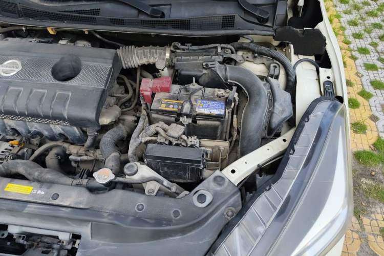 Used Nissan Lannia 2016 1.6L CVT Cool Edition Engine Bay Left