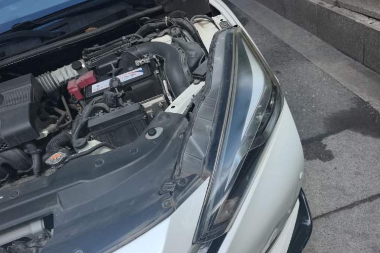 Used Nissan Lannia 2016 1.6L CVT Smart Cool Edition Engine Bay Left