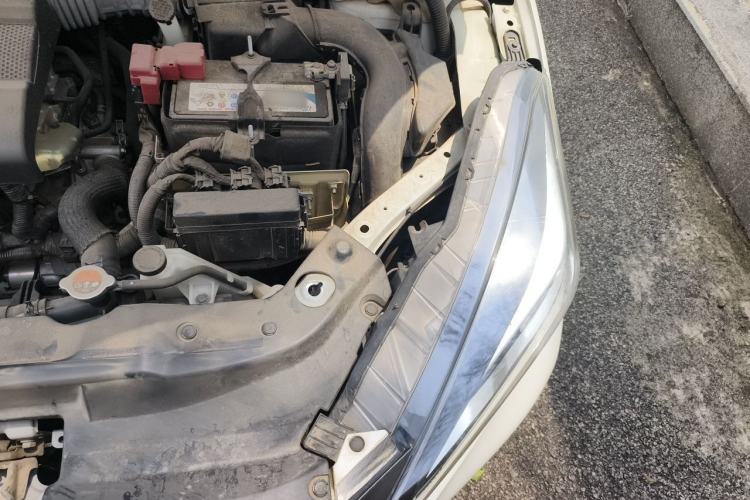 Used Nissan Lannia 2016 1.6L CVT Cool Edition Engine Bay Left