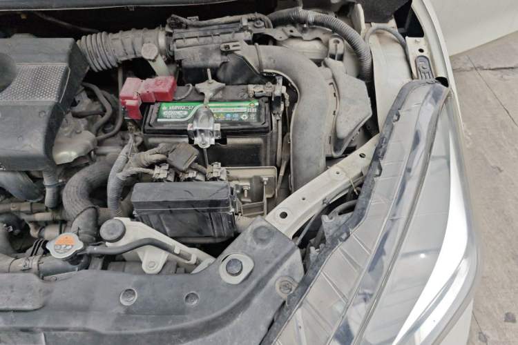 Used Nissan Lannia 2016 1.6L CVT Cool Edition Engine Bay Left