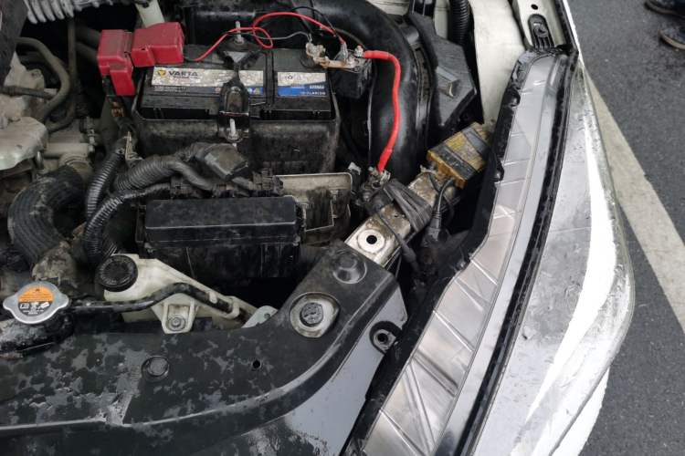 Used Nissan Lannia 2016 1.6L CVT Cool Edition Engine Bay Left