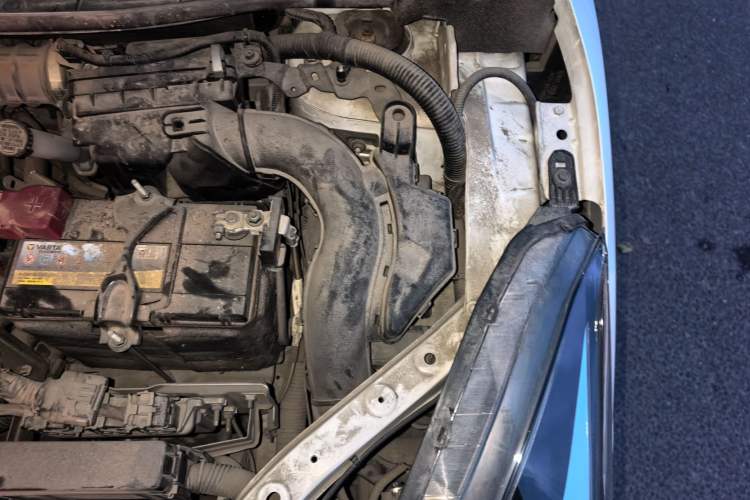 Used Nissan Lannia 2016 1.6L CVT Smart Cool Edition Engine Bay Left