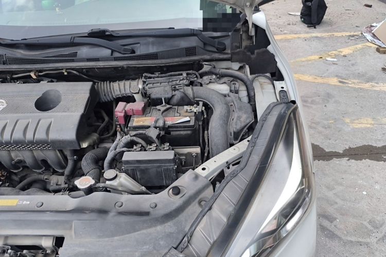 Used Nissan Lannia 2016 1.6L CVT Smart Cool Edition Engine Bay Left