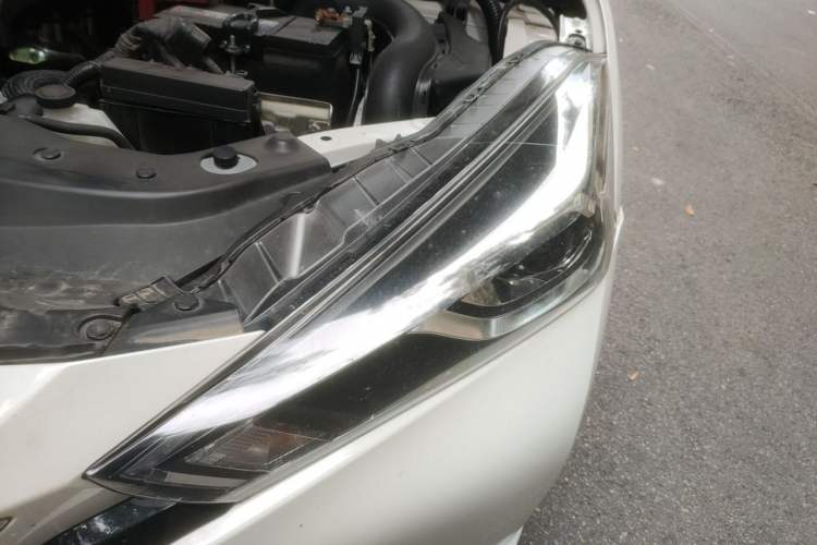 Used Nissan Lannia 2016 1.6L CVT Cool Edition Engine Bay Left