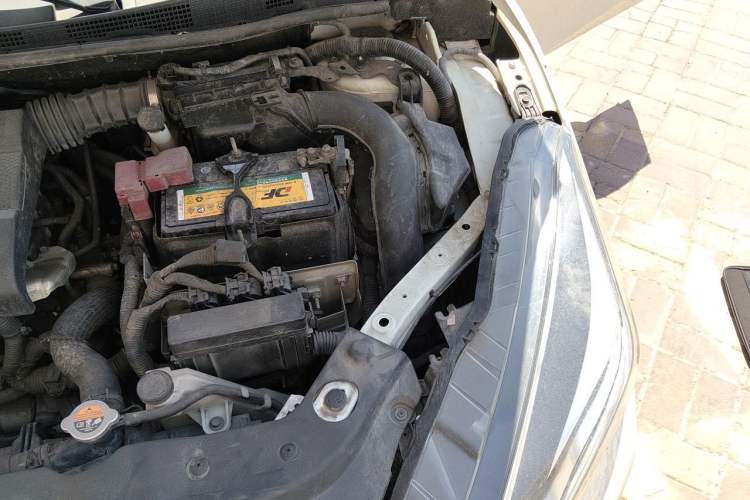 Used Nissan Lannia 2016 1.6L CVT Cool Edition Engine Bay Left