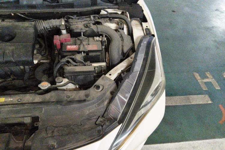 Used Nissan Lannia 2016 1.6L CVT Cool Edition Engine Bay Left