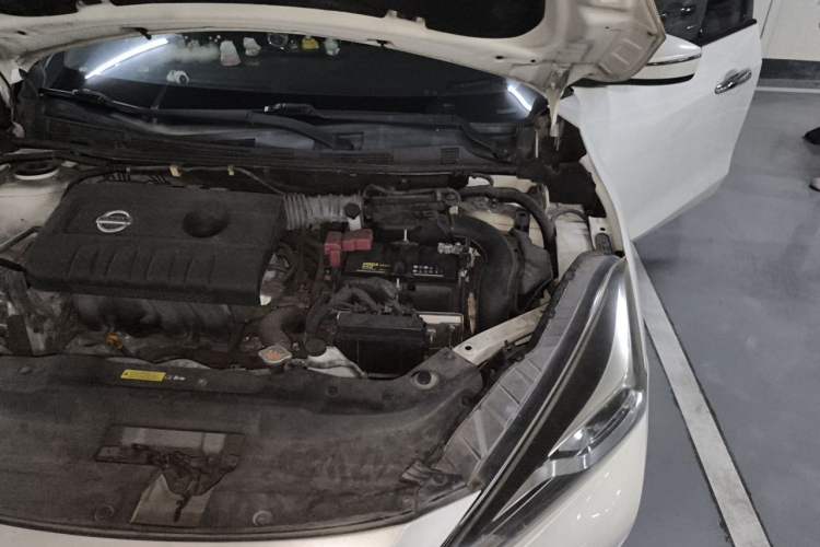 Used Nissan Lannia 2016 1.6L CVT Smart Cool Edition Engine Bay Left