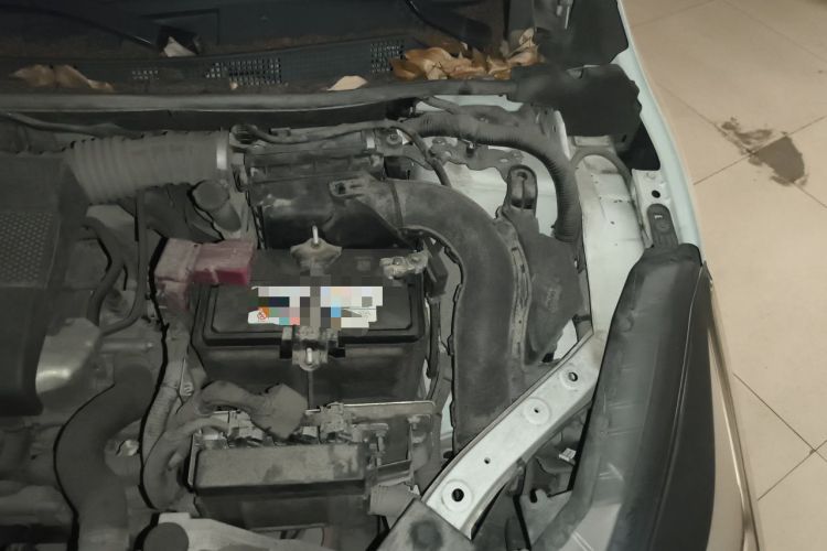 Used Nissan Lannia 2016 1.6L Manual Cool Edition Engine Bay Left