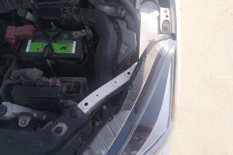Used Nissan Lannia 2016 1.6L CVT Cool Edition Engine Bay Left