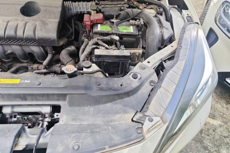 Used Nissan Lannia 2016 1.6L CVT Smart Cool Edition Engine Bay Left