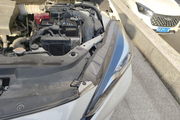 Used Nissan Lannia 2016 1.6L CVT Smart Cool Edition Engine Bay Left