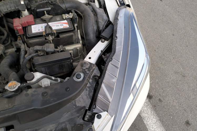Used Nissan Lannia 2016 1.6L CVT Smart Cool Edition Engine Bay Left