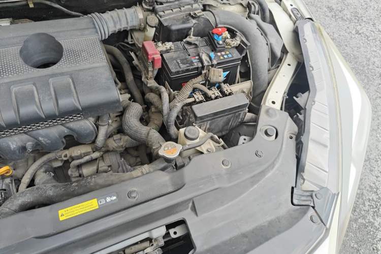 Used Nissan Lannia 2016 1.6L CVT Cool Edition Engine Bay Left