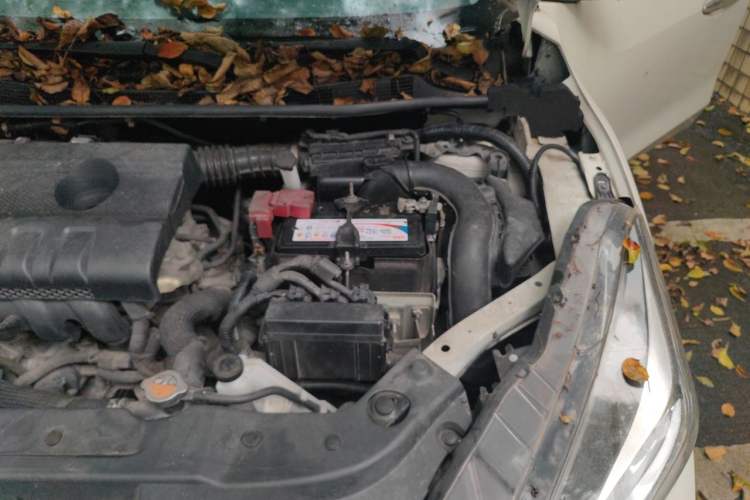 Used Nissan Lannia 2016 1.6L CVT Smart Cool Edition Engine Bay Left