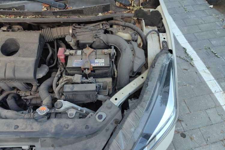 Used Nissan Lannia 2016 1.6L CVT Smart Cool Edition Engine Bay Left