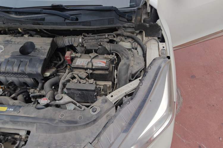Used Nissan Lannia 2016 1.6L CVT Smart Cool Edition Engine Bay Left