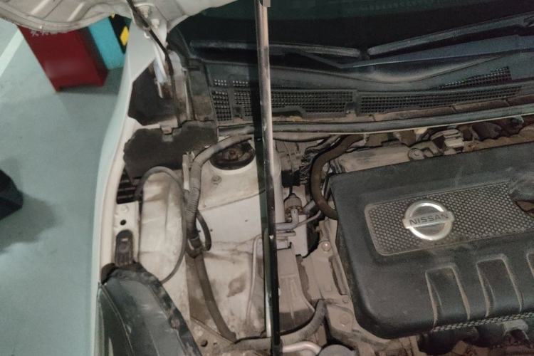Used Nissan Lannia 2016 1.6L CVT Cool Edition Engine Bay Right